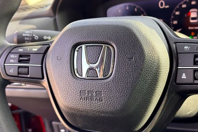 Certified Used 2025 Radiant Red Honda SE image 17