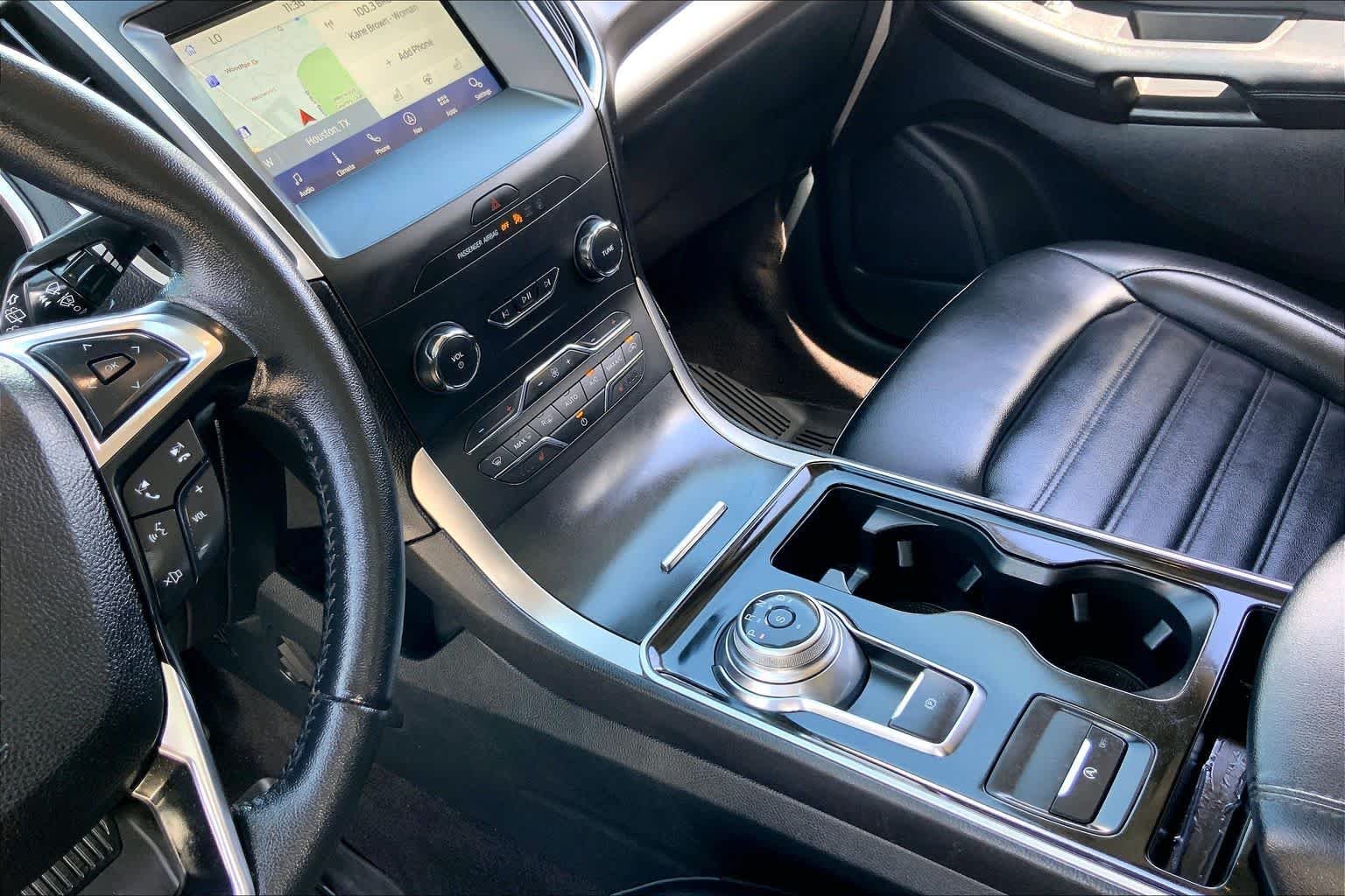 Used 2020 Star White Metallic Tri-Coat Ford SEL image 16