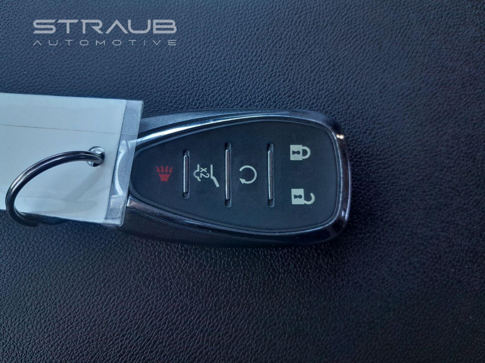 Used 2020 Pacific Blue Metallic Chevrolet LT image 10