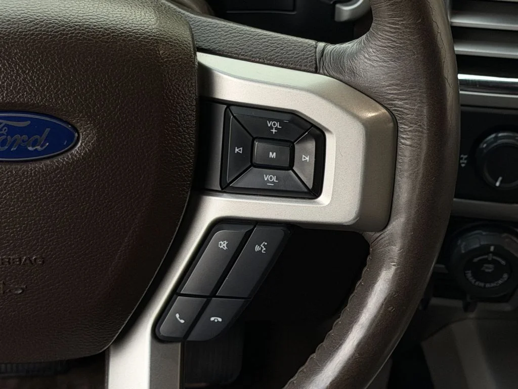 Used 2016  Ford King Ranch image 17