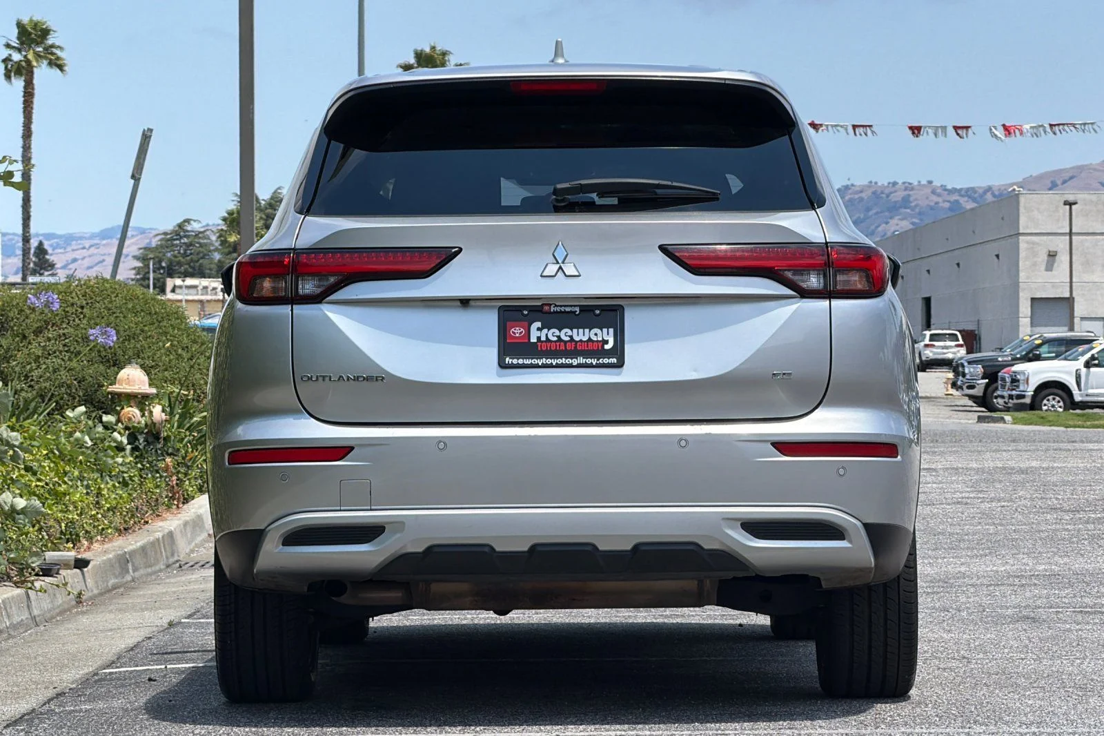 Used 2024  Mitsubishi SE image 6