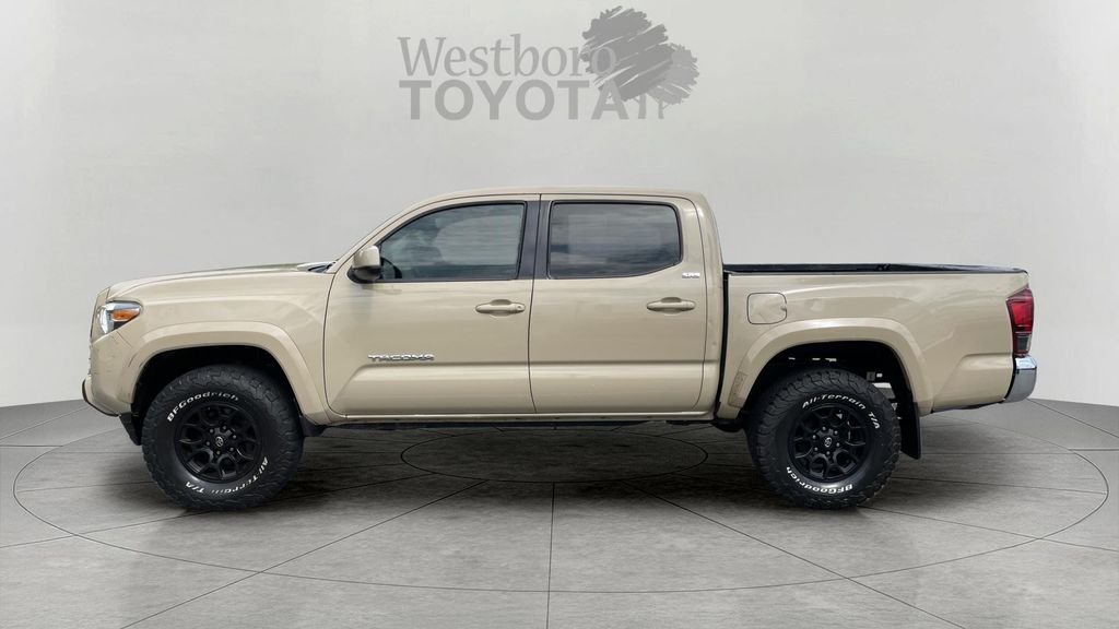 Used 2020  Toyota SR5 image 4