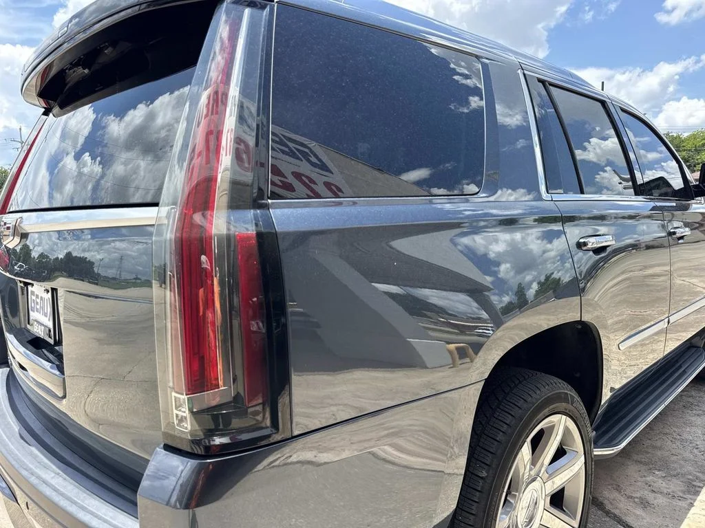 Used 2019 Gray Cadillac Luxury image 15