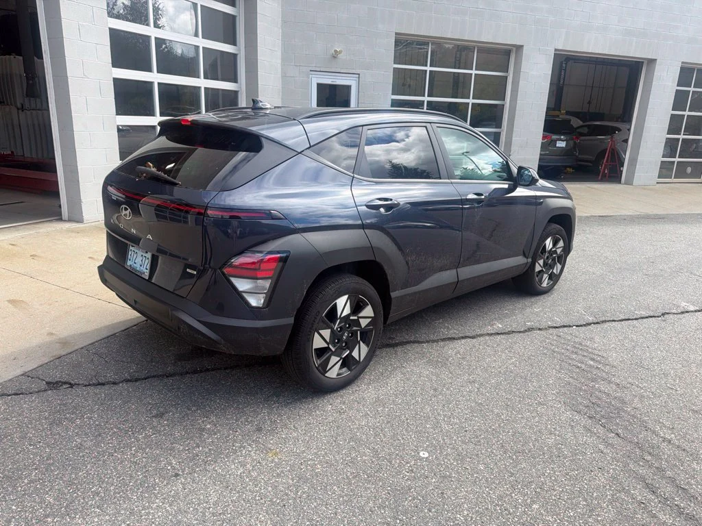 Used 2024 Blue Hyundai SEL image 2