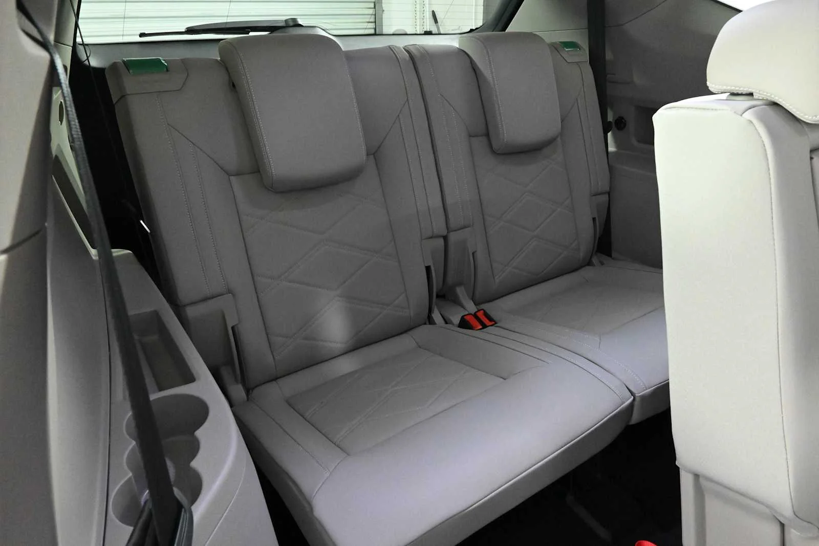 New 2026 Opal White Pearl Volkswagen 2.0T SE image 13