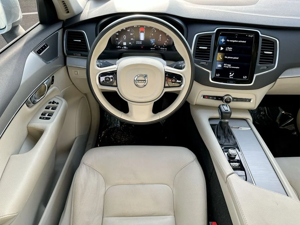 Used 2021 White Volvo T5 Momentum image 9