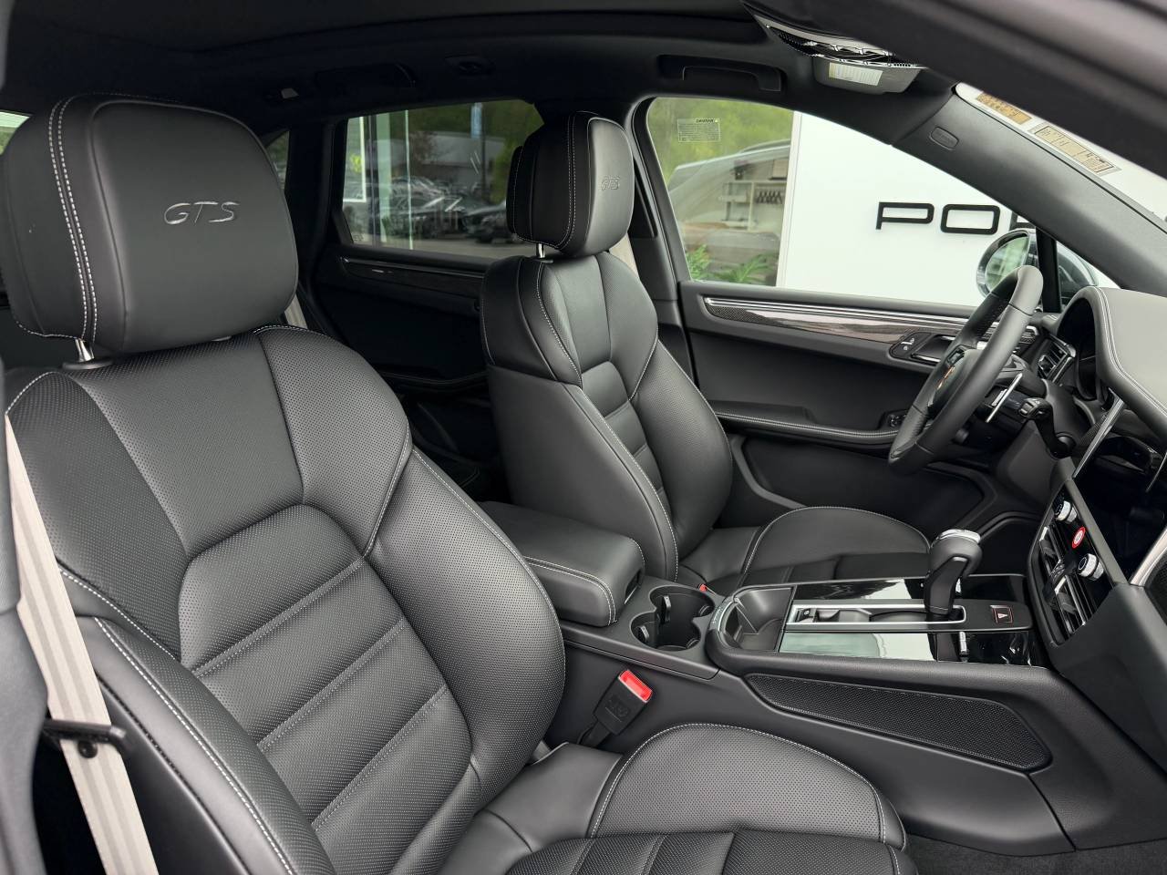 2026 Porsche Macan GTS - Photo 21