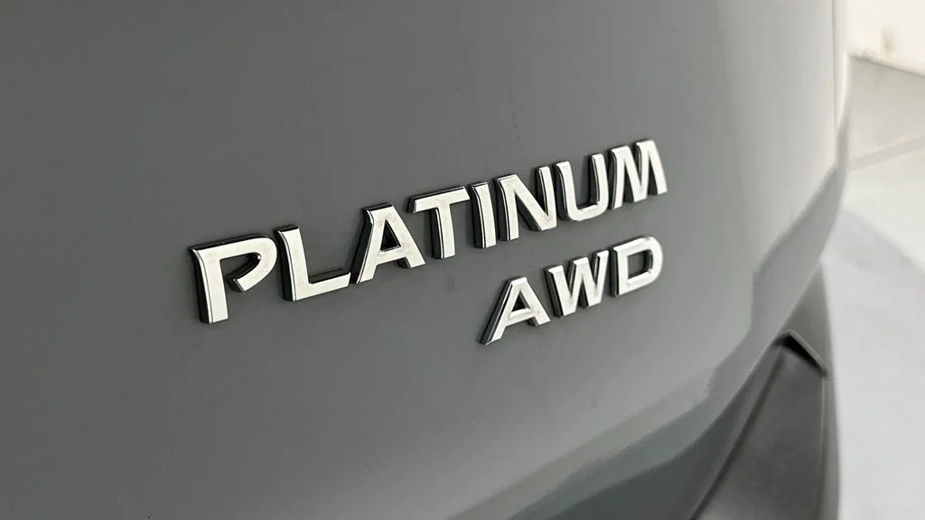 Used 2023 Gray Nissan Platinum image 20