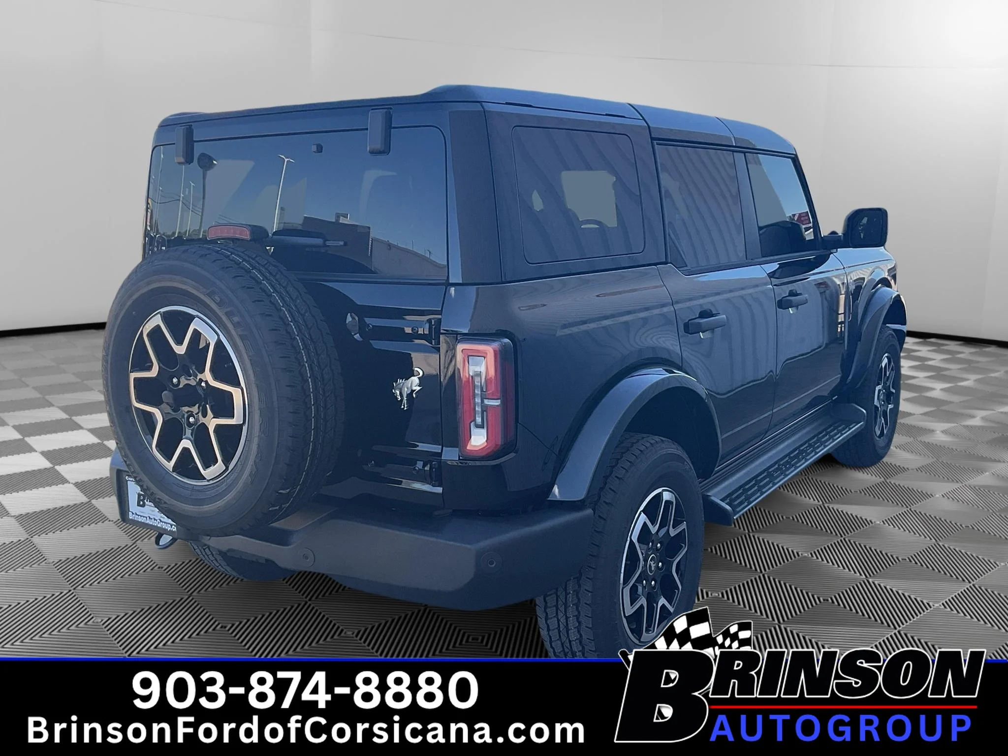 New 2026 Shadow Black Ford Outer Banks® image 5