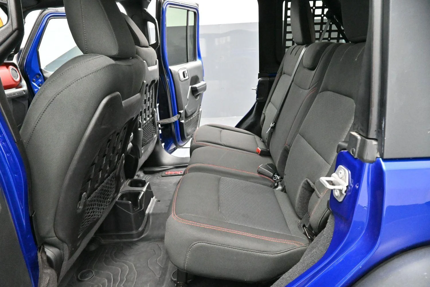 Used 2018 Ocean Blue Metallic Clearcoat Jeep Rubicon image 26