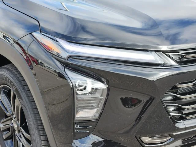 New 2026 Mosaic Black Metallic Chevrolet ACTIV image 9