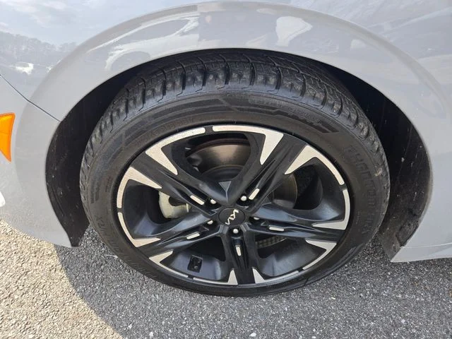 Used 2023 Gray Kia GT-Line image 3