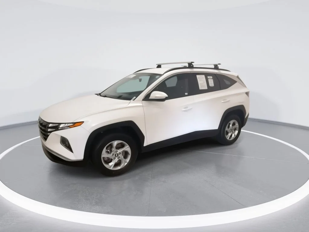 Used 2023 White Hyundai SEL image 6