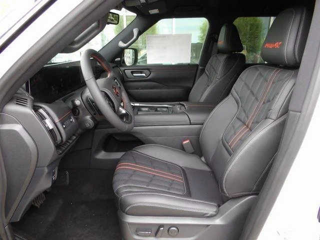 2025 Nissan Armada PRO-4X - Photo 14