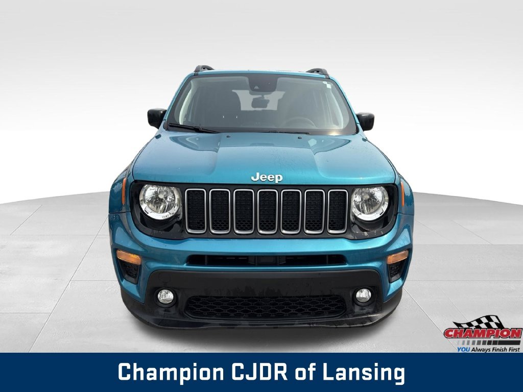 Used 2022  Jeep Latitude image 13