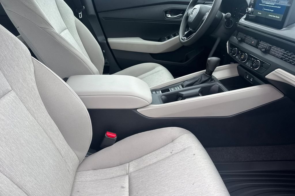 New 2026 Platinum White Pearl Honda LX image 15