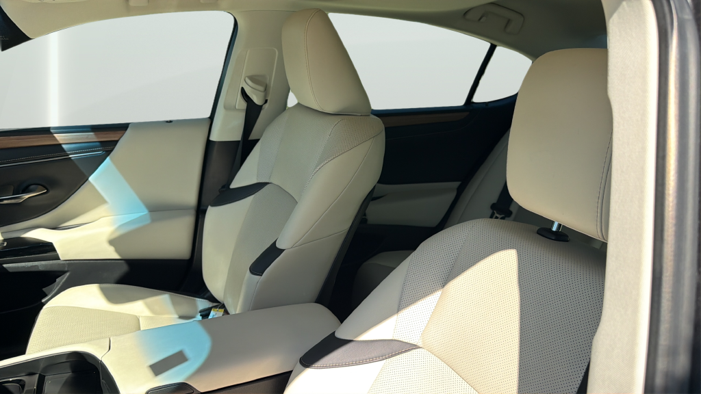 Used 2023 Gray Lexus 350 image 11