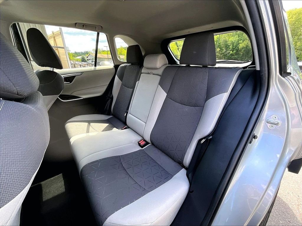 Used 2020 Silver Sky Metallic Toyota XLE image 15