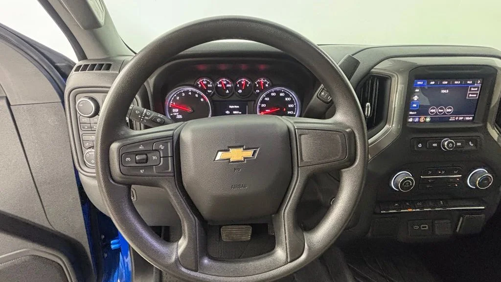 Used 2023 Blue Chevrolet Custom image 4