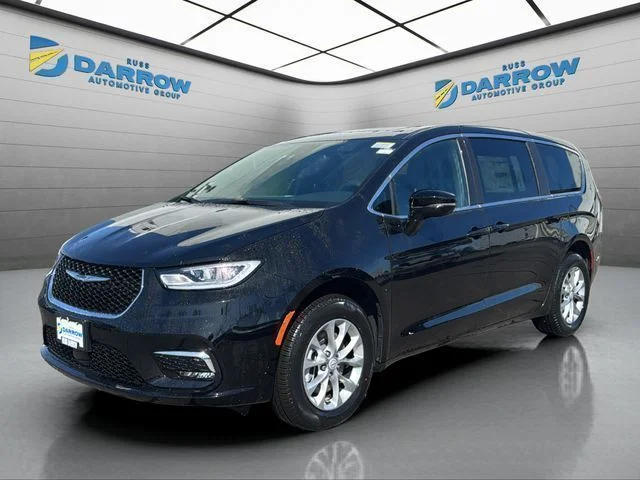 2026 Chrysler Pacifica Limited AWD's photo