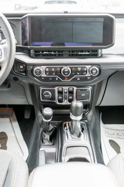 Used 2024 Gray Jeep Sahara 4xe image 15