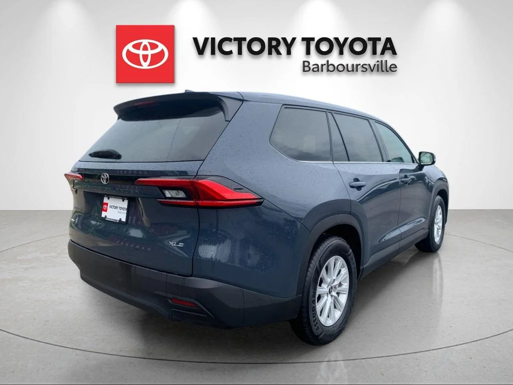 Used 2024 White Toyota XLE image 7