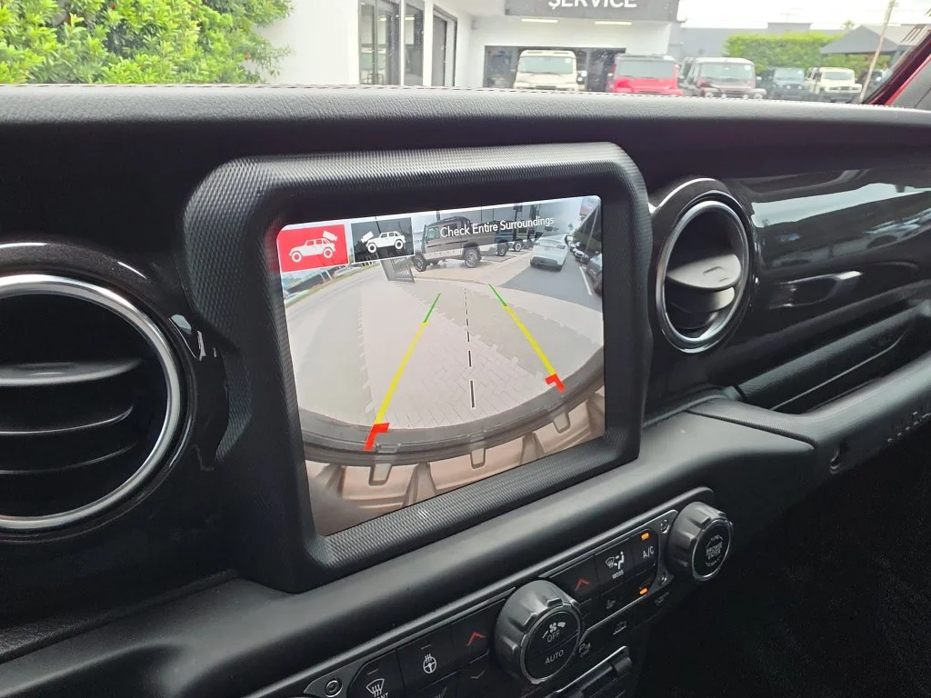 Used 2021 Snazzberry Pearlcoat Jeep Unlimited Rubicon 392 image 28
