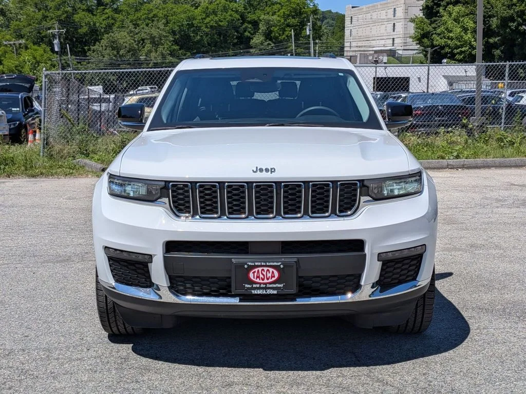 Used 2023 White Jeep Limited image 12