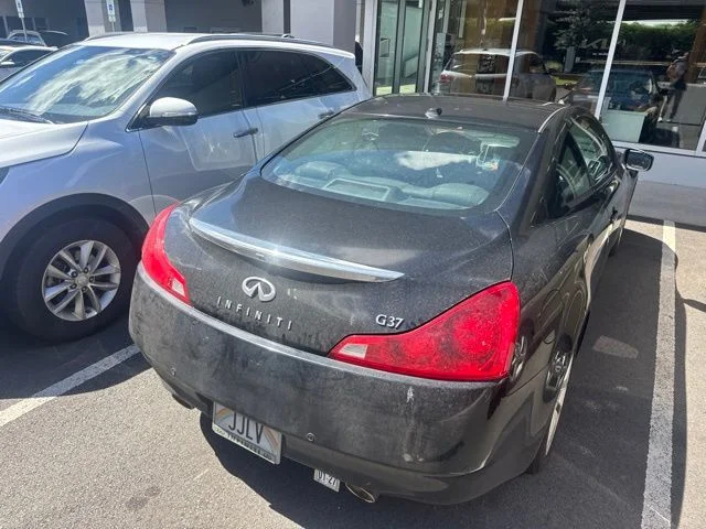Used 2011 Black INFINITI Journey image 19