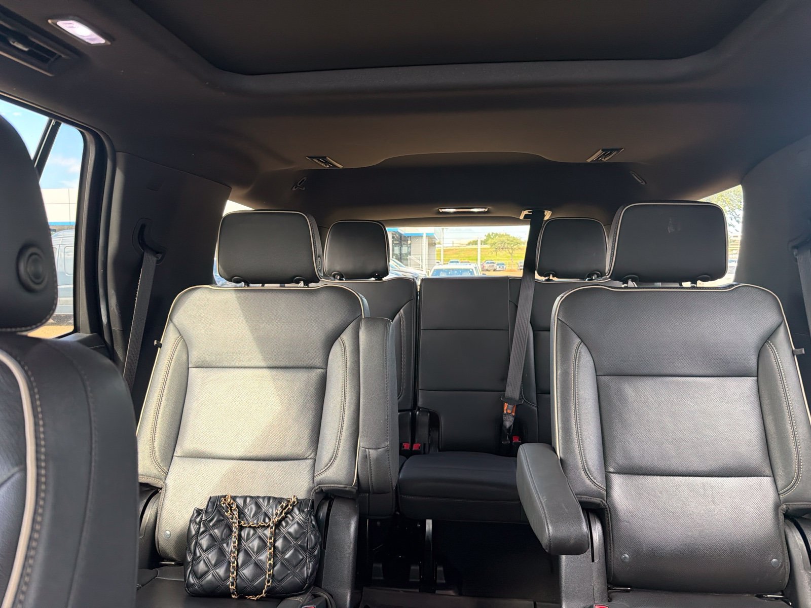 Used 2023 White GMC SLT image 19