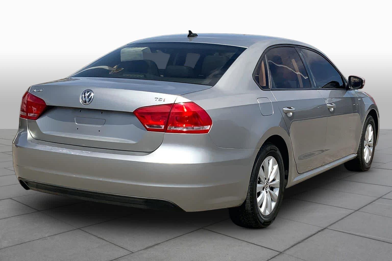 Used 2014 Reflex Silver Metallic Volkswagen S image 12