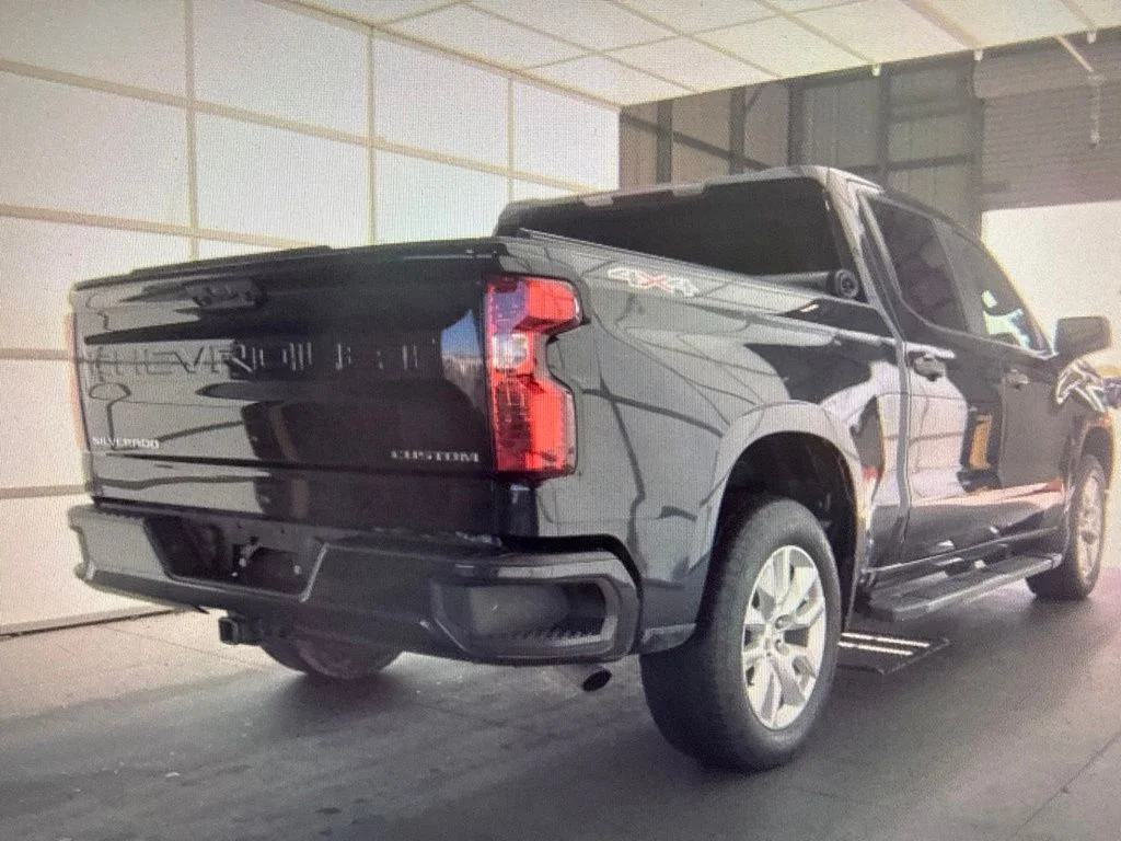 Used 2022 Gray Chevrolet Custom image 2