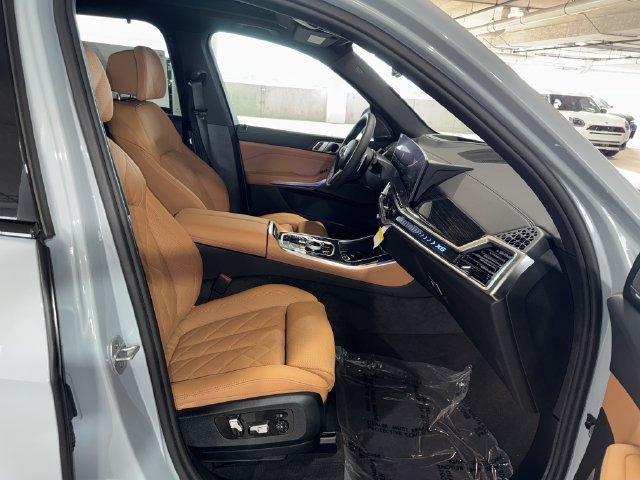 New 2026 Brooklyn Grey Metallic BMW sDrive40i image 9