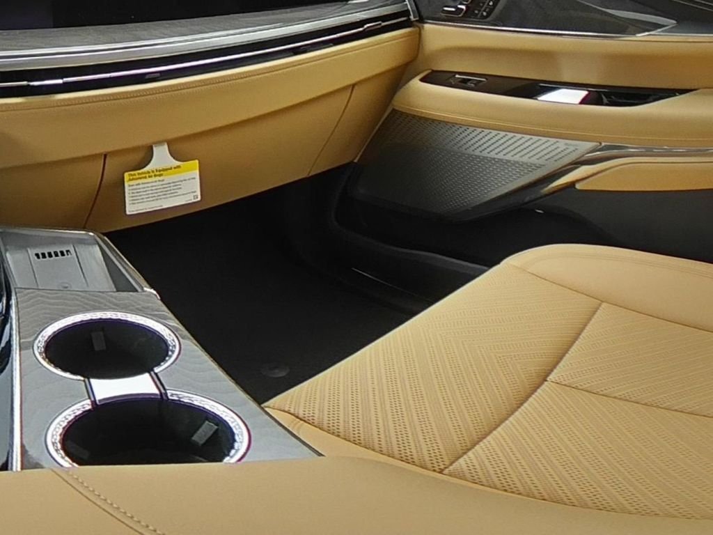 2025 Cadillac Escalade IQ Sport 2 - Photo 14