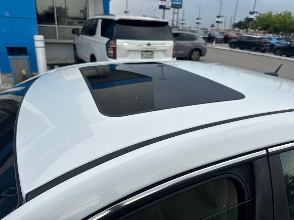 Used 2016 White Chevrolet LTZ image 4