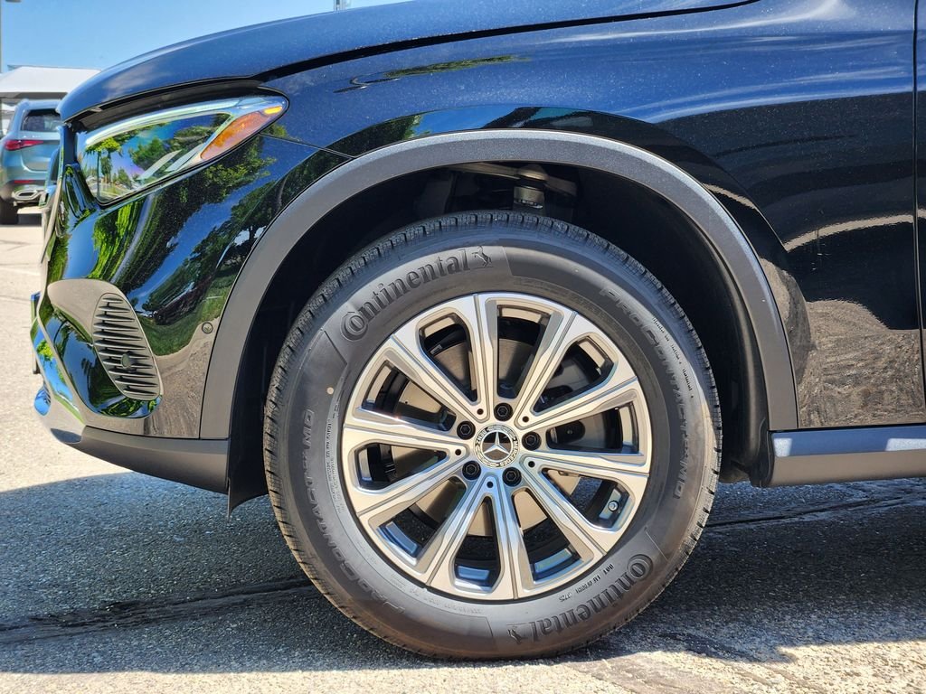 Certified Used 2026 BLACK Mercedes-Benz 300 image 10