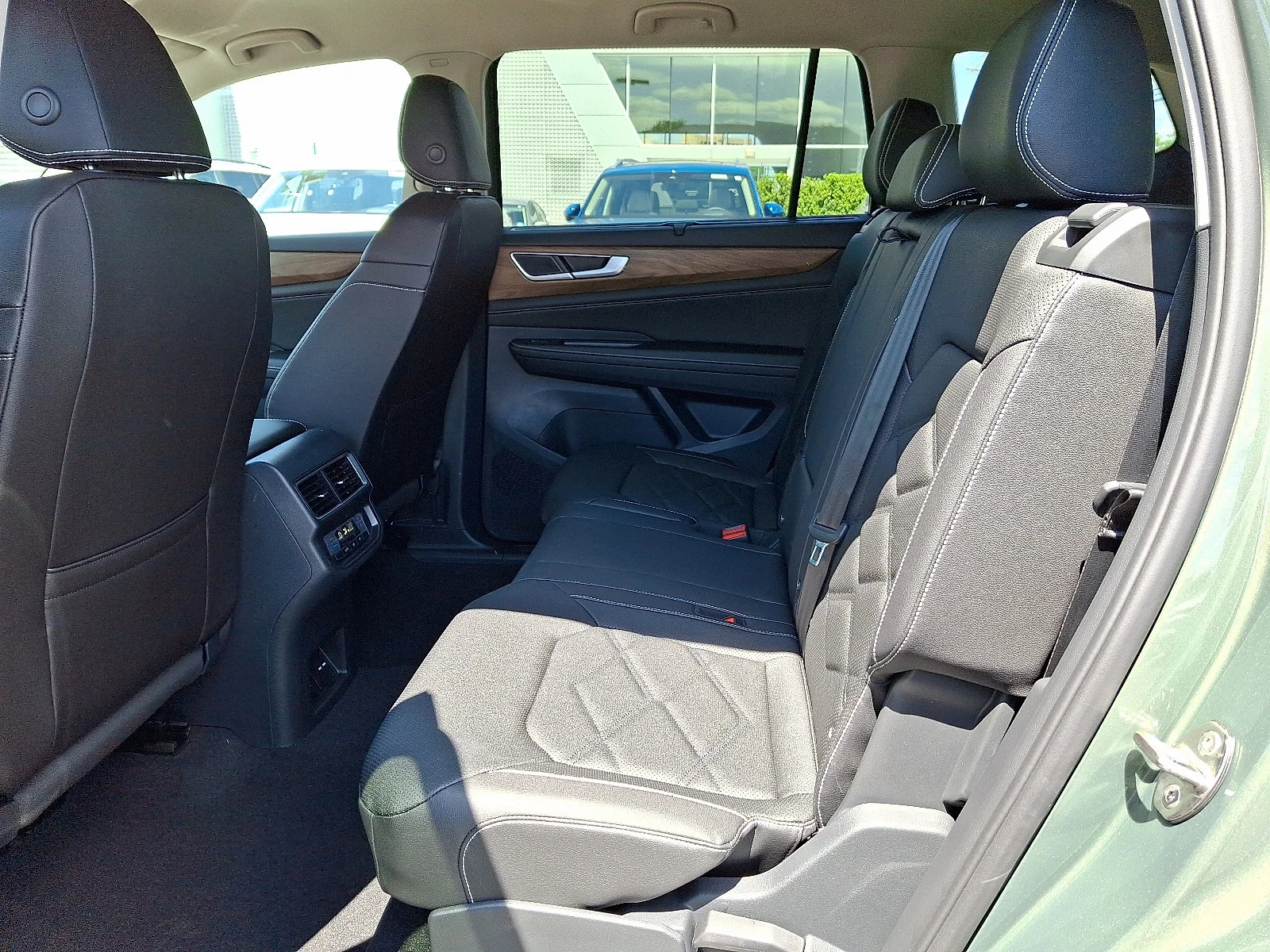 2026 Volkswagen Atlas SE w/Tech - Photo 8