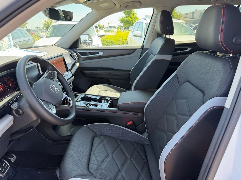 New 2026 Opal White Pearl Volkswagen 2.0T Peak Edition image 14