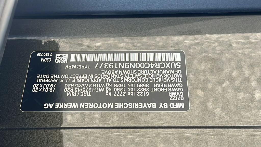 Used 2022 Green BMW sDrive40i image 25