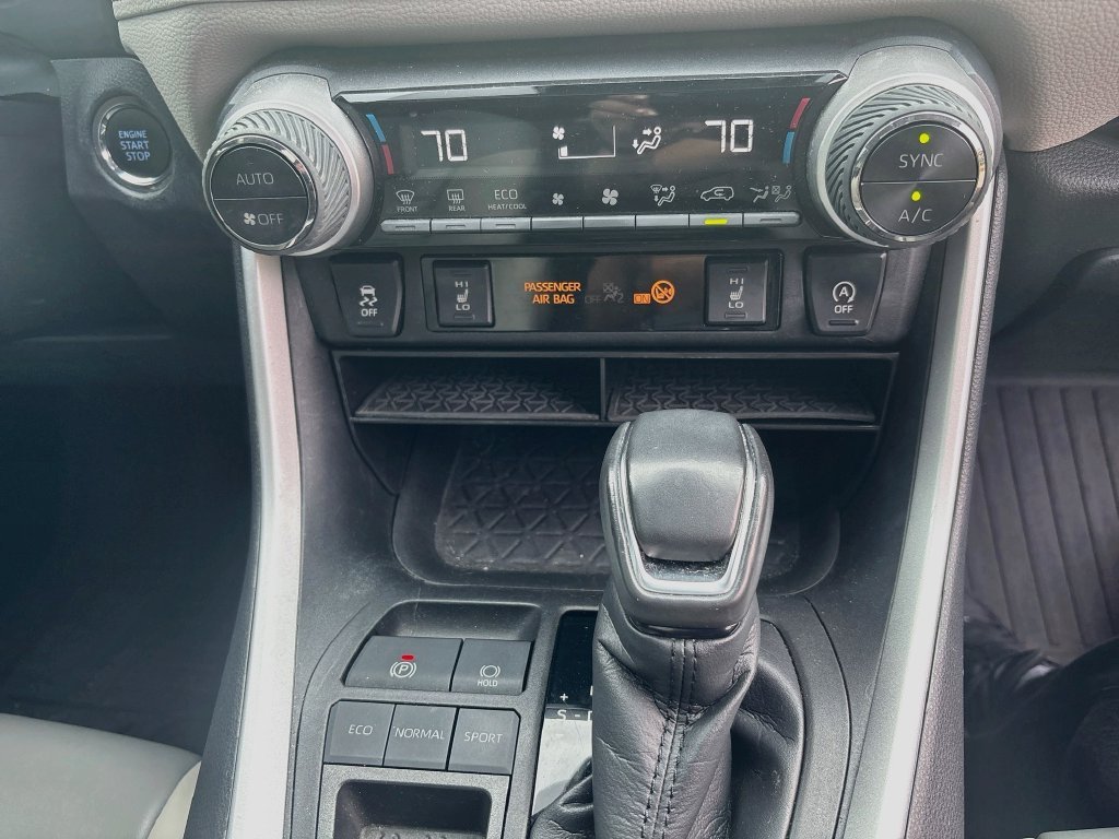 Used 2021 Black Toyota XLE Premium image 26