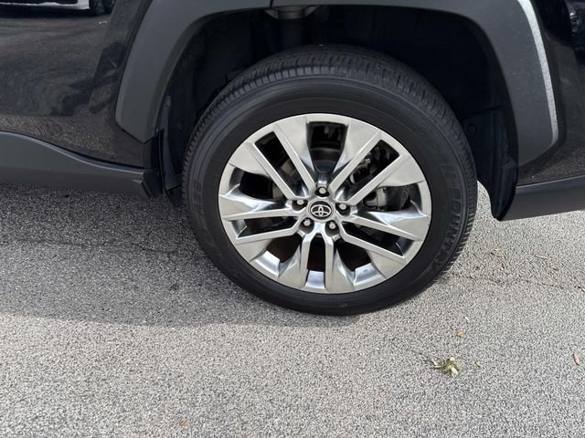 Used 2021 Black Toyota XLE Premium image 11