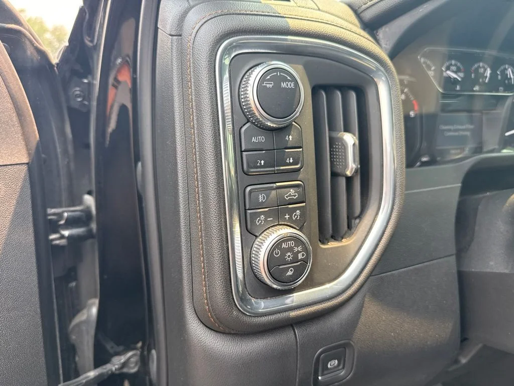 Used 2022 Onyx Black GMC AT4 image 25