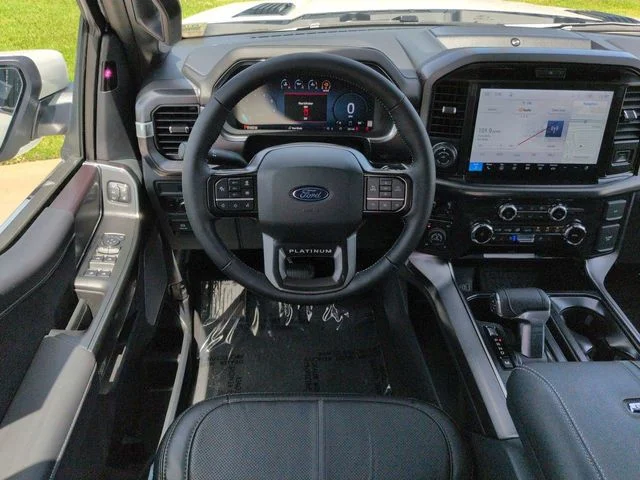 New 2026 Star White Metallic Tri-Coat Ford Platinum® image 15