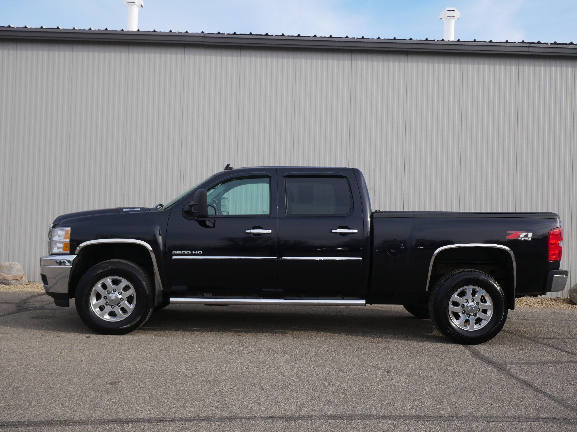 Used 2013 Chevrolet Silverado 2500HD LT with VIN 1GC1KXC84DF168025 for sale in Hastings, Minnesota