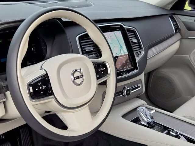 Used 2023 Silver Volvo Ultimate image 11
