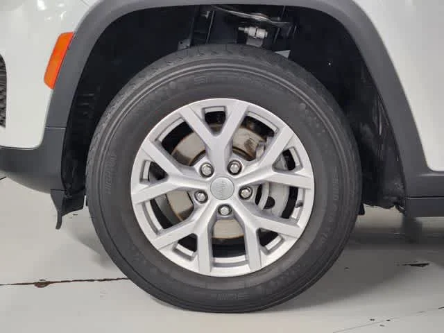 Used 2024 Bright White Clearcoat Jeep Altitude X image 8