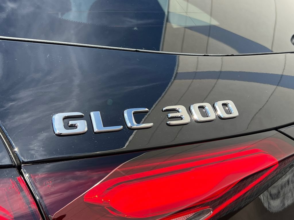 New 2027 Black Mercedes-Benz GLC 300 image 59