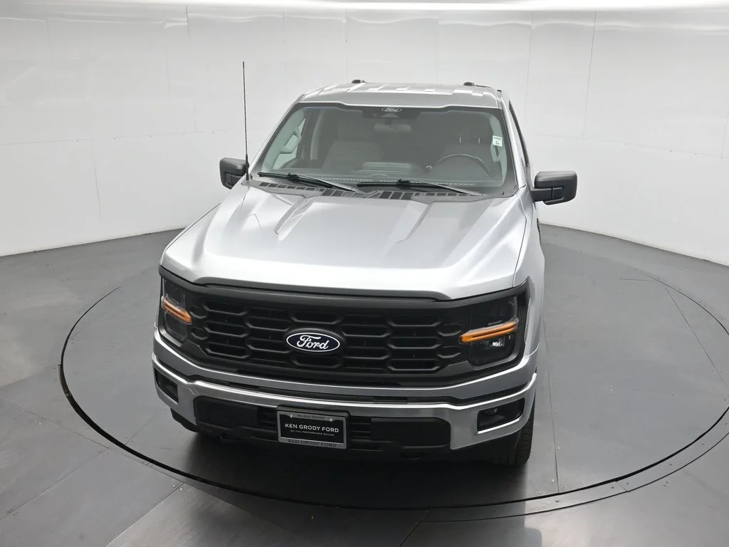 Used 2024 Silver Ford XL image 33