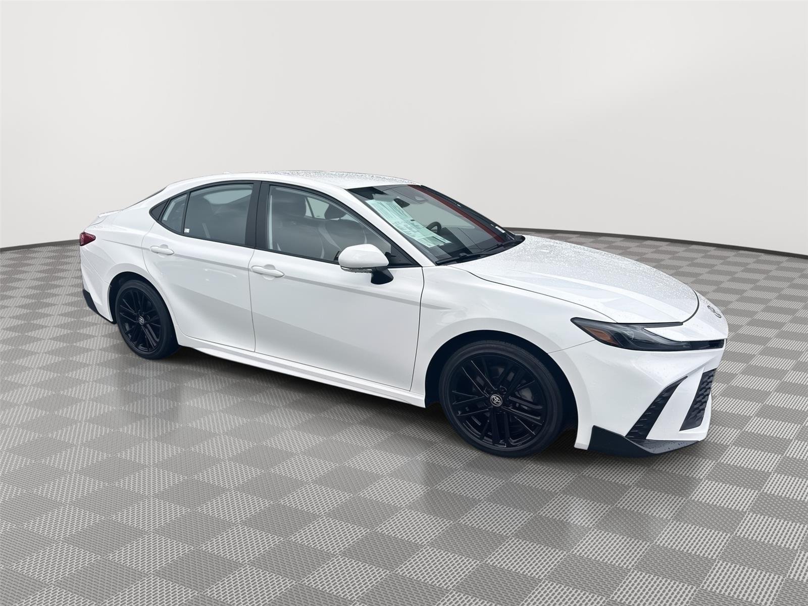 Used 2025 Ice Cap Toyota SE image 3