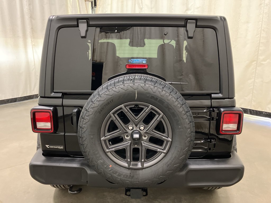 New 2026 Black Clear-Coat Exterior Paint Jeep Sport S image 18